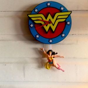 Vintage WONDER WOMAN Clock